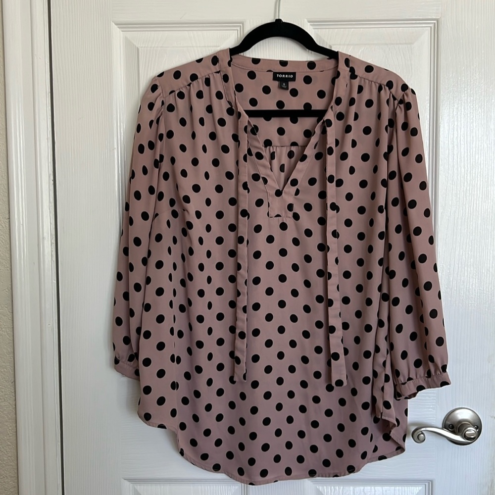 Torrid Size 0 Pink Polka Dot Blouse